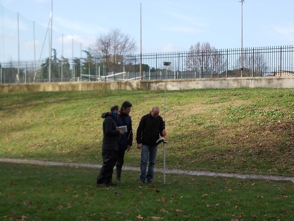 rilievi con gps all'interno di parco pubblico per censimento alberi